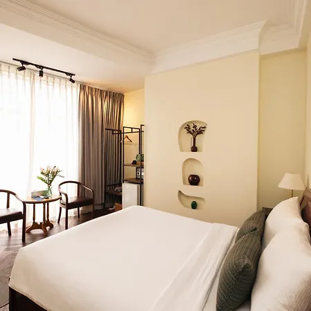 9 Hostel And Suites